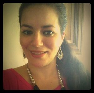 Meet your Posher, Lena